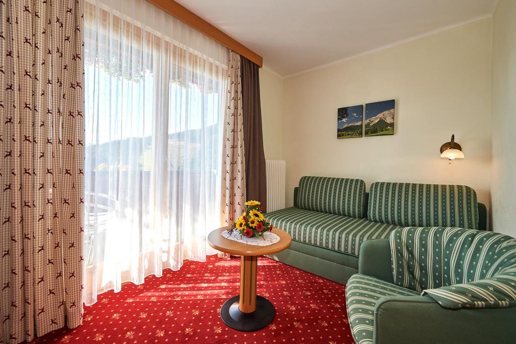 Hotel Jagdhof Ramsau am Dachstein Exterior foto